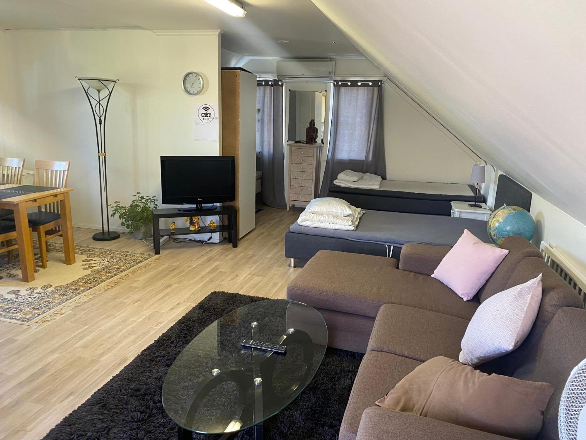 Gaest Laegenheten Med Egen Terrass Falkenberg Chambre photo